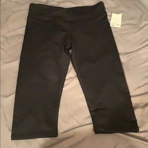 Short knee leggings